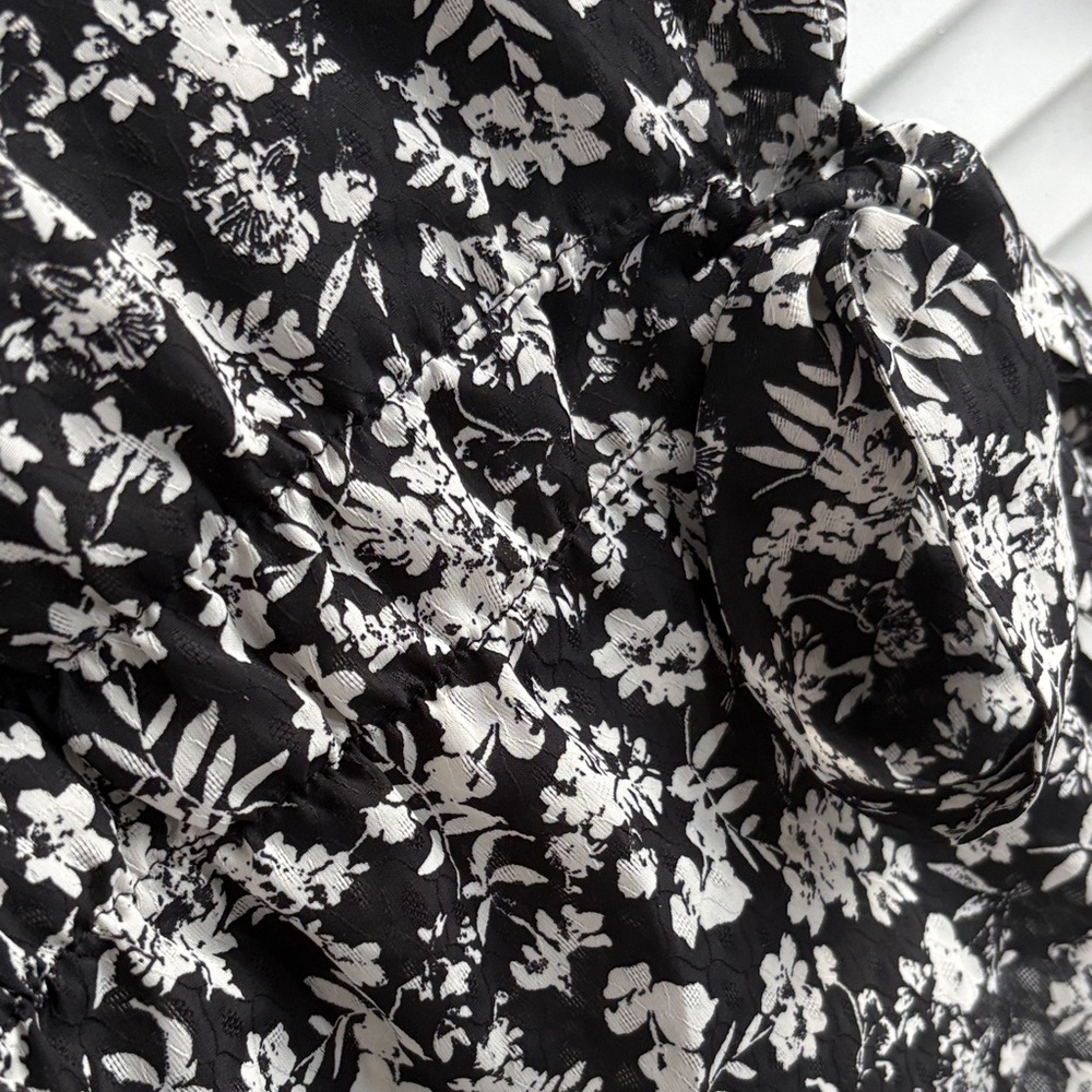 Pleione Black and White Floral Blouse - Picture 4 of 6